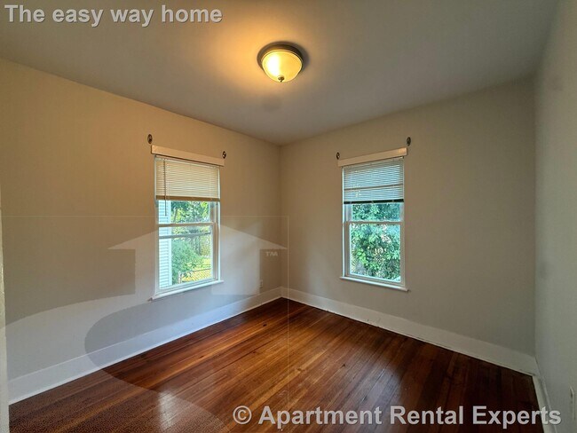 Foto del edificio - 69 Raymond Ave