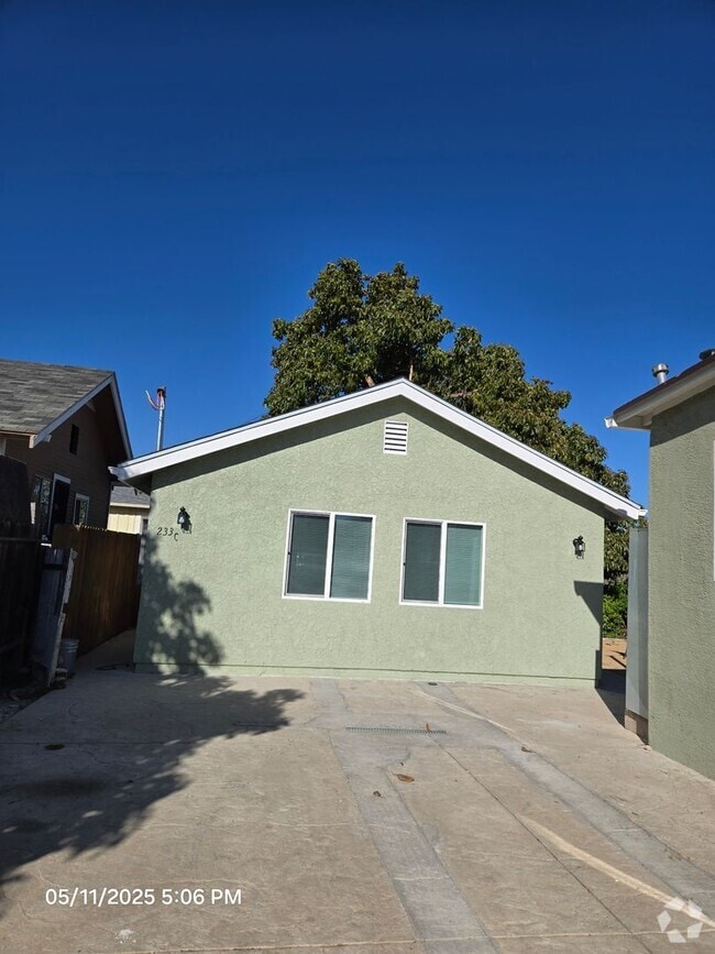 Building Photo - 233 N Olive St