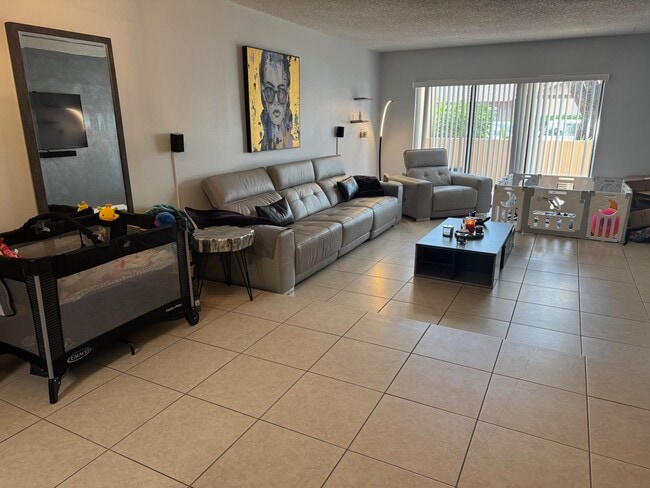 Foto del edificio - 4952 Sheridan St