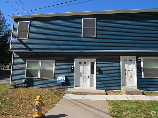 Building Photo - 1004 Oneida Ave