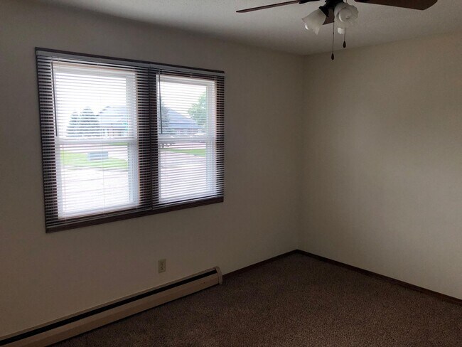 Building Photo - 2 Bed off 41st and West