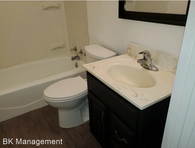 Building Photo - 3 br, 1 bath House - 1315 S May Avenue