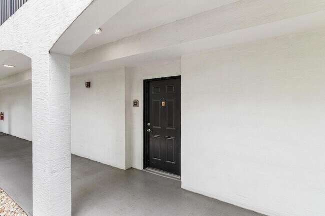 Foto del edificio - 1660 Renaissance Commons Blvd