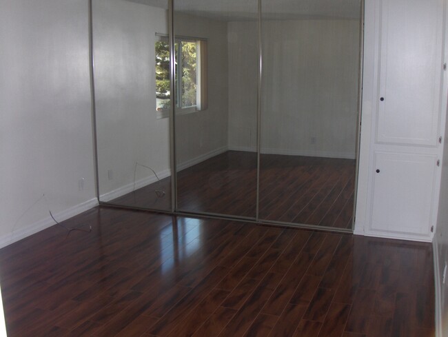 201 - 1807 Fremont Ave