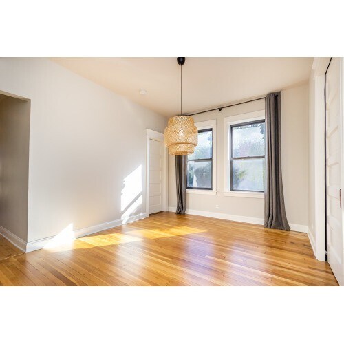 Building Photo - 3634 W Wrightwood Ave