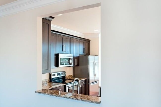 Building Photo - 1570 Wickham Pond Dr