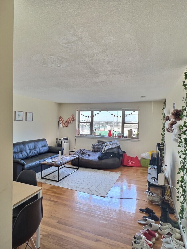 Foto del edificio - 1039 Commonwealth Avenue