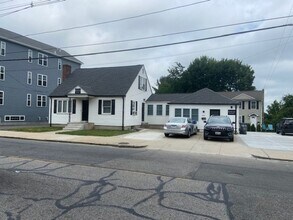 Building Photo - 485 Admiral St