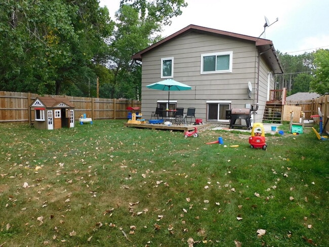 Building Photo - 822 Beech St