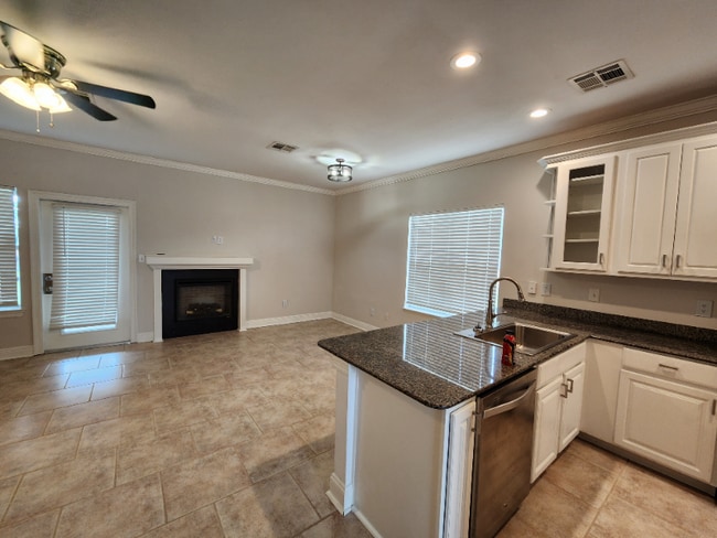 Foto del edificio - 4706 Pontchartrain Dr