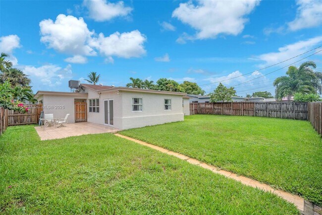 Foto del edificio - 2112 N 32nd Ct