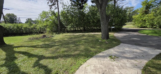 Building Photo - 5335 Orchard Lake Rd