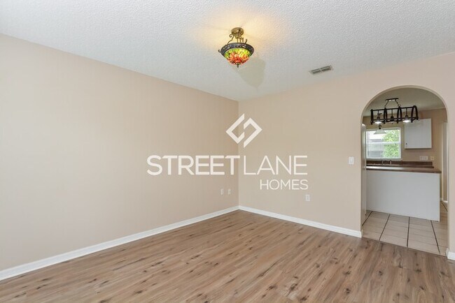 Building Photo - REDUCED PRICE!- $500 off first month's ren...