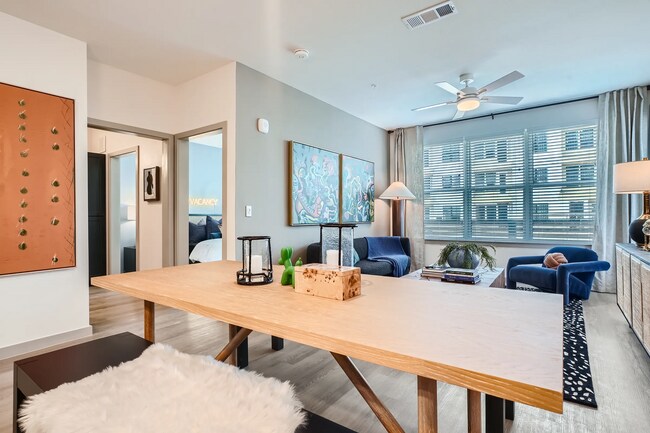 Foto del edificio - Studio Special: 2 Weeks Free + 50% Off Rent & $99 Move-In
