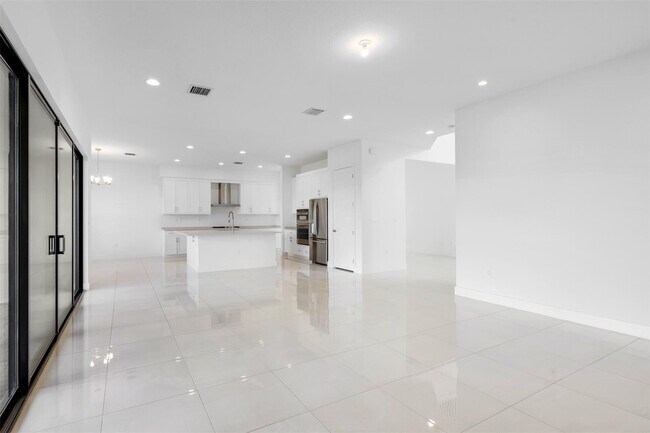 Building Photo - 8551 Swinley Frst Wy