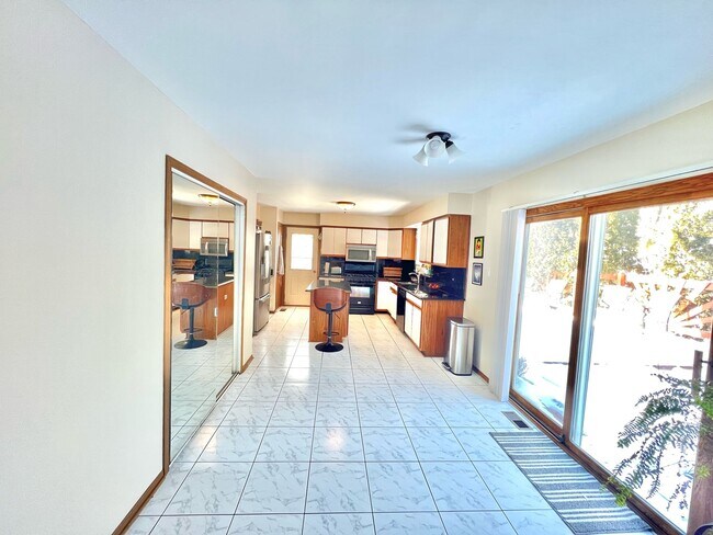 Building Photo - 1776 Alan Deatherage Dr