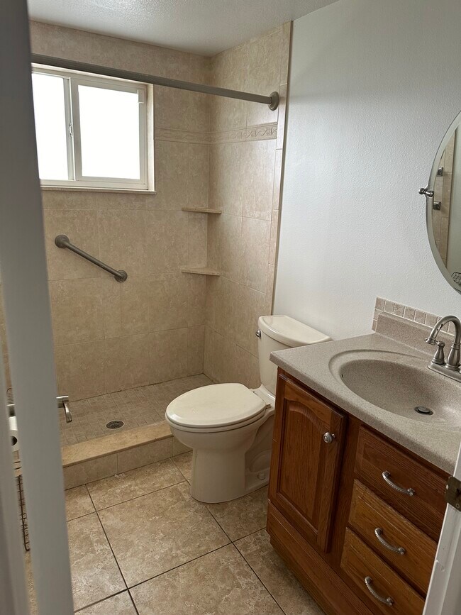 Baño - 6021 4th Ave