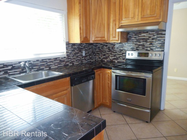 Building Photo - 2505 Colony Dr