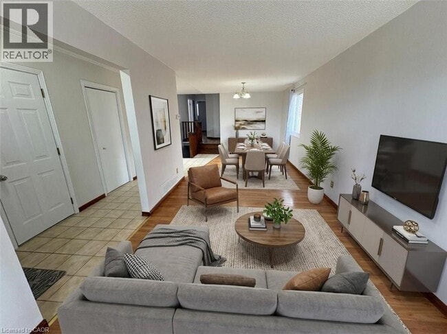Building Photo - 358 Templemead Dr