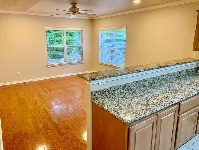 Foto del edificio - Campus Living, But Make It Chic