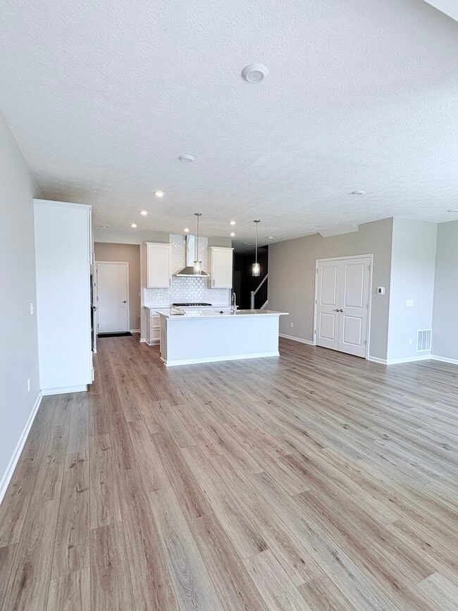 Building Photo - Charming 3 beds 3 baths in New Albany!