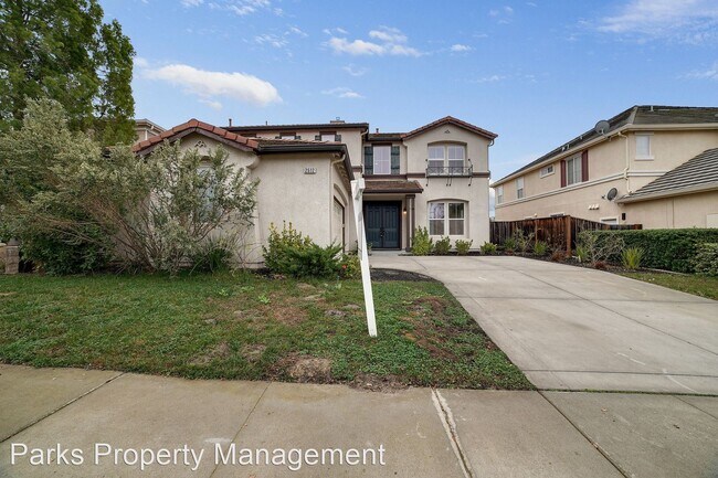Foto del edificio - 6 br, 3 bath House - 2512 Troon Dr.
