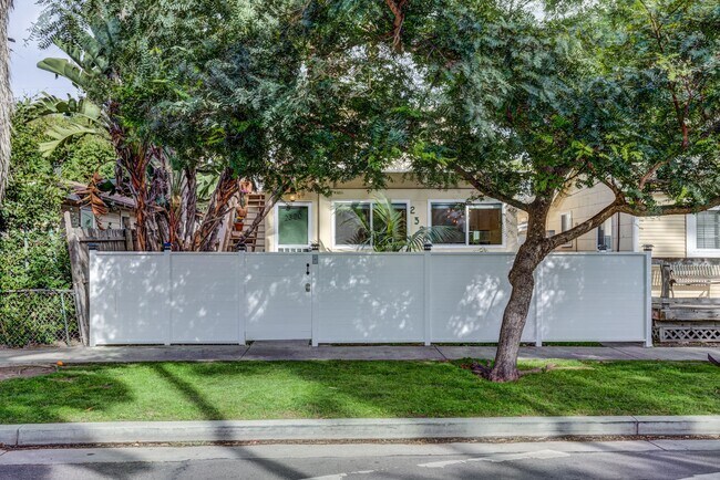 Foto del edificio - Ocean Avenue Duplex