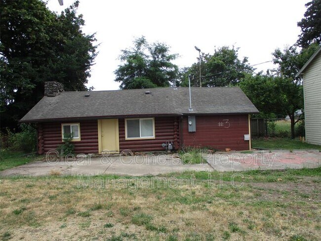 Building Photo - 1020 River Rd