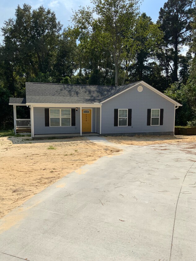 Building Photo - 1556 Bradley Rd