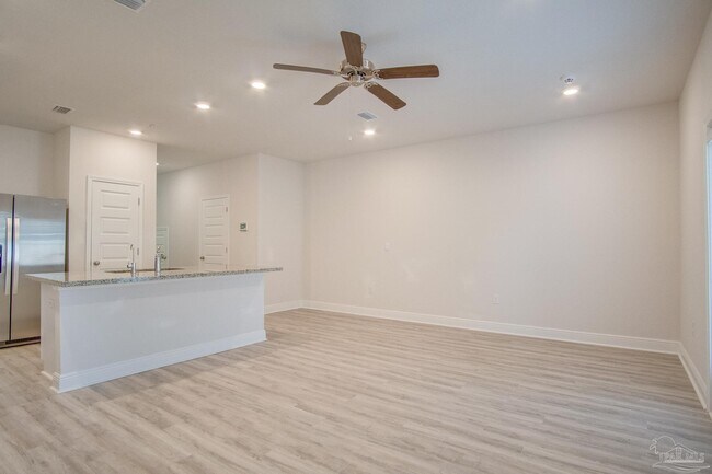 Foto del edificio - 8686 Meadow Flower Ln