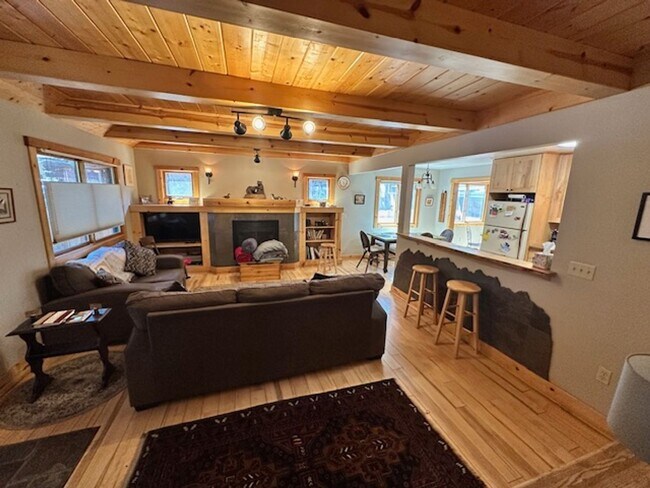 Foto del edificio - Cute 3Bd home available for a 3-6 month se...