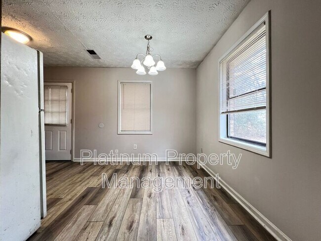 Building Photo - 78 Kimberly Way Sw