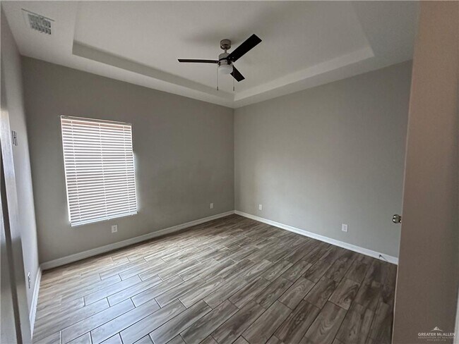 Foto del edificio - 904 W Mahala Ave