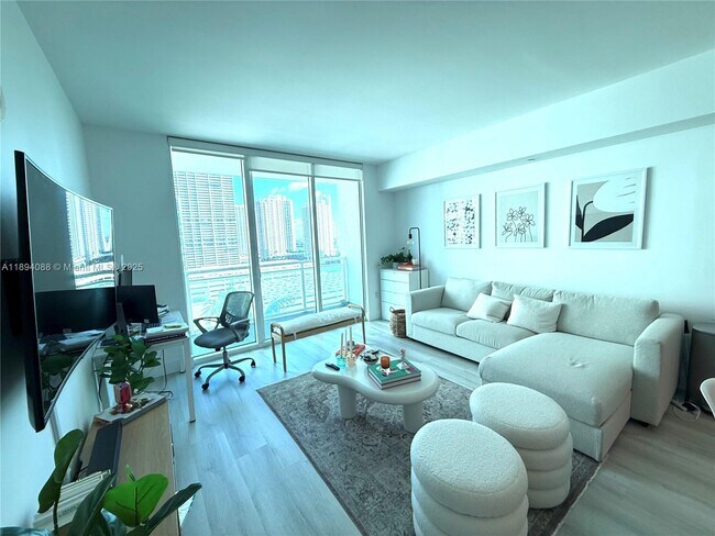 Foto del edificio - 950 Brickell Bay Dr