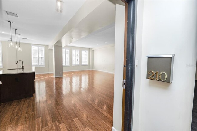 Foto del edificio - 405 Central Ave S