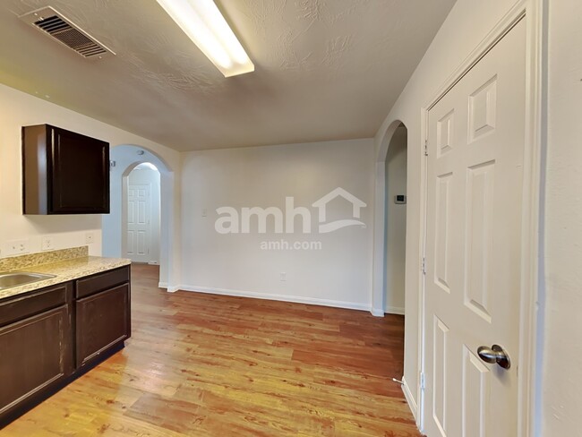 Foto del edificio - 15726 Regal Trace Ln