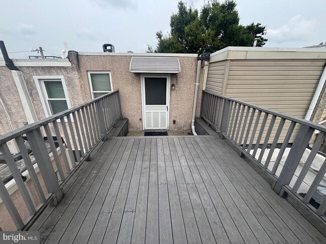 Building Photo - 847 N Uber St