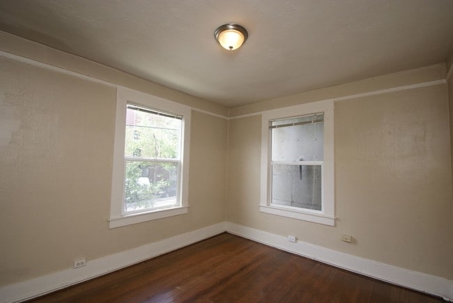 Building Photo - 1802 12th Ave