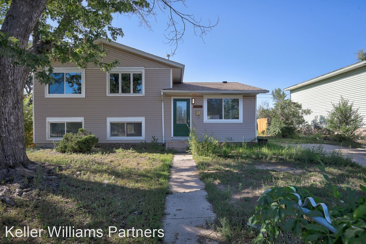 4 br, 3 bath House 2611 Carlsbad Dr House Rental in Colorado