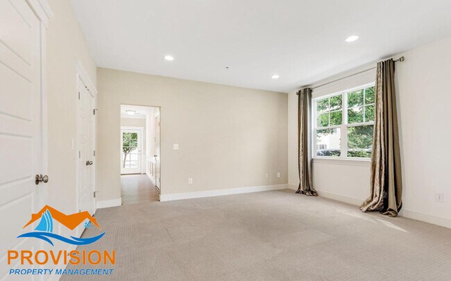 Foto del edificio - 7802 Five Oaks Ct