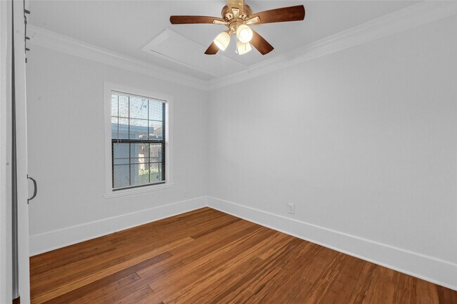 Foto del edificio - 1633 Fourcade St