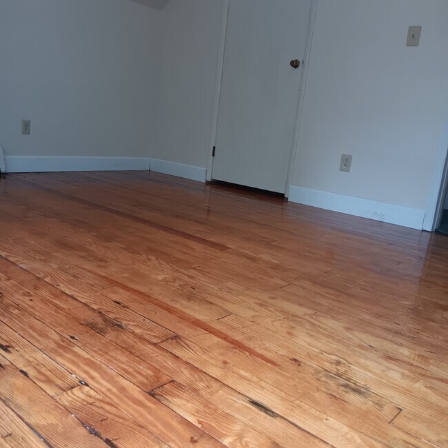 Foto del edificio - 325 McGregor Ave