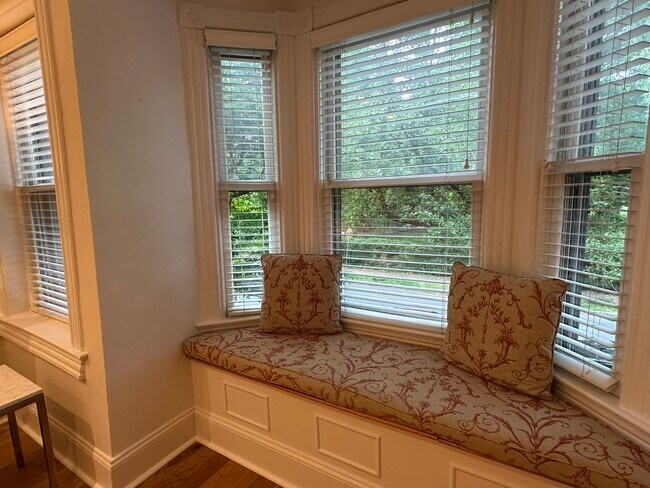 Foto del edificio - 3042 R St NW