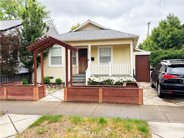 Building Photo - 2433 Castro Way
