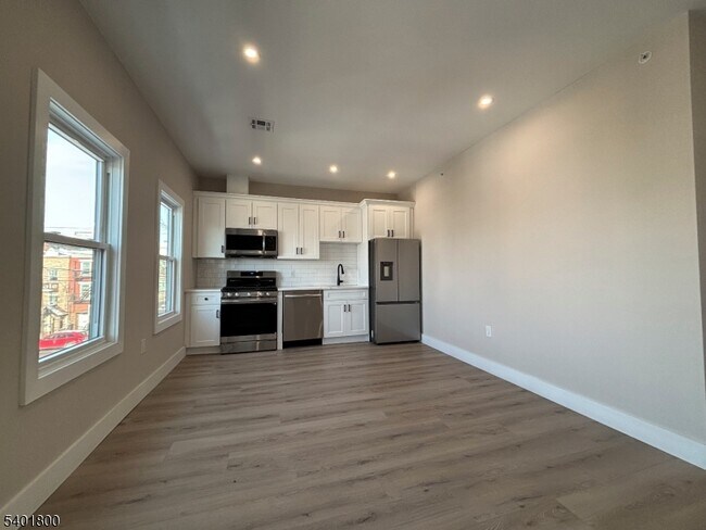 Foto del edificio - 136 Elm St