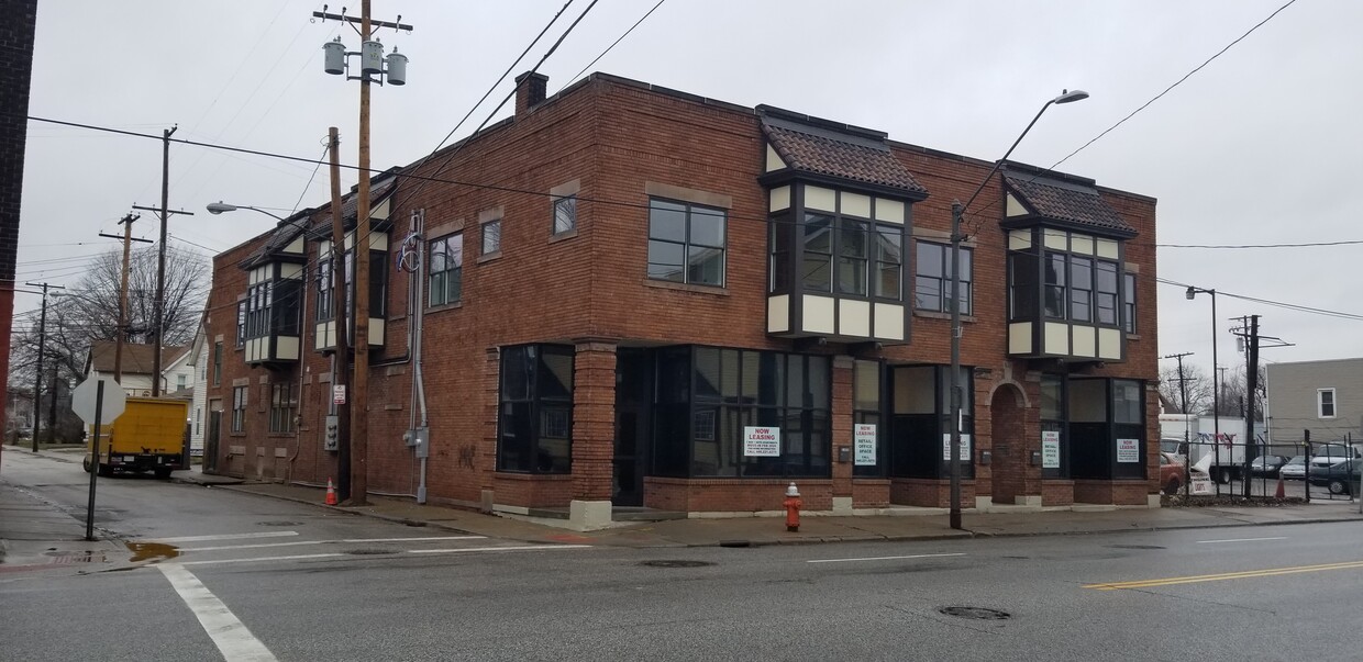 Building - 3182 W 25th St