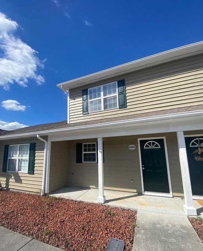 Foto principal - 601 Peletier Loop Rd