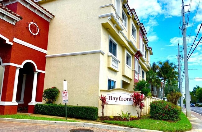Building Photo - 421 Bayfront Dr