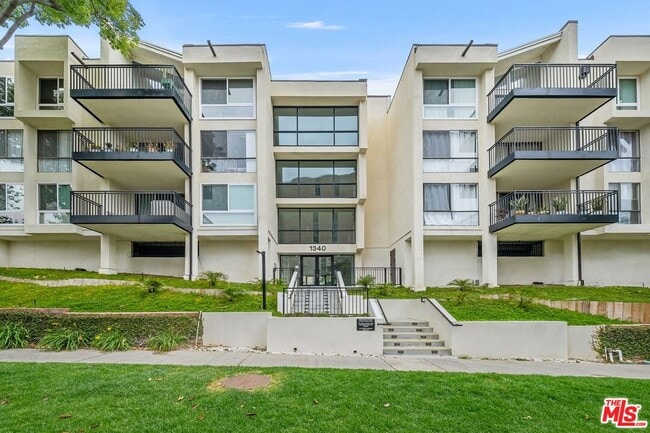 Building Photo - 1340 S Beverly Glen Blvd