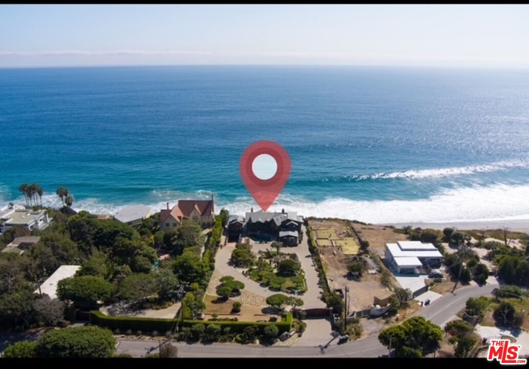 Foto principal - 7007 Birdview Ave